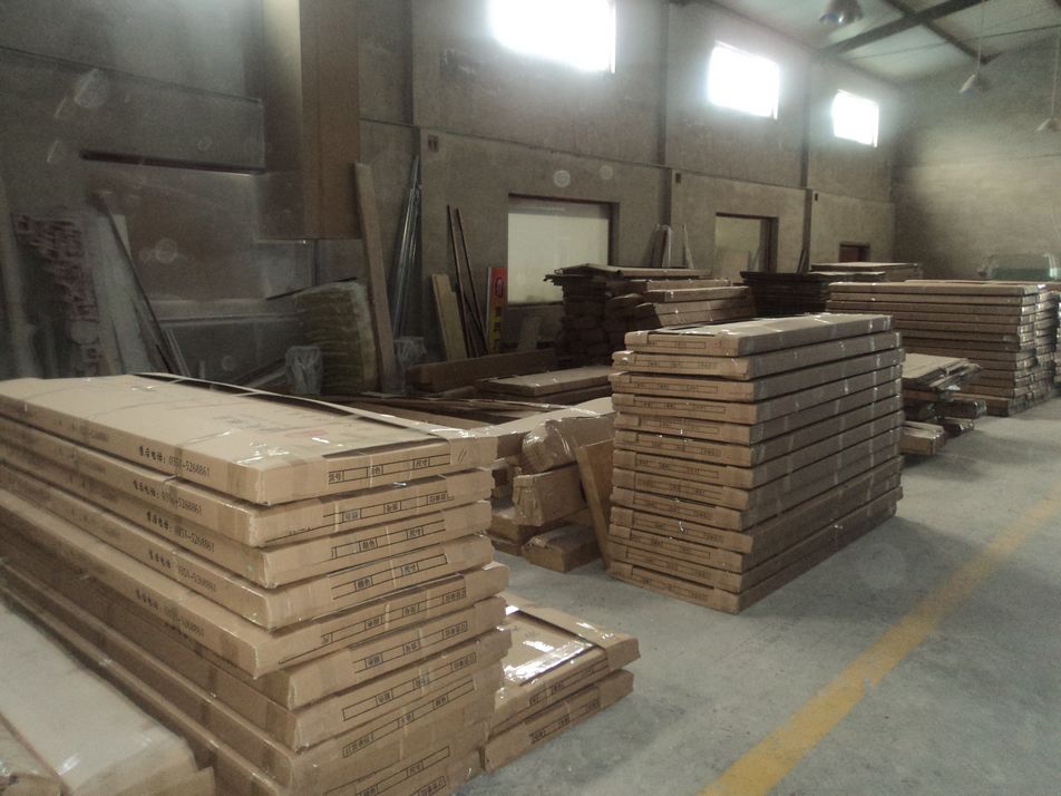 廠區(qū)一角 家具零配件的銷售與流轉(zhuǎn)